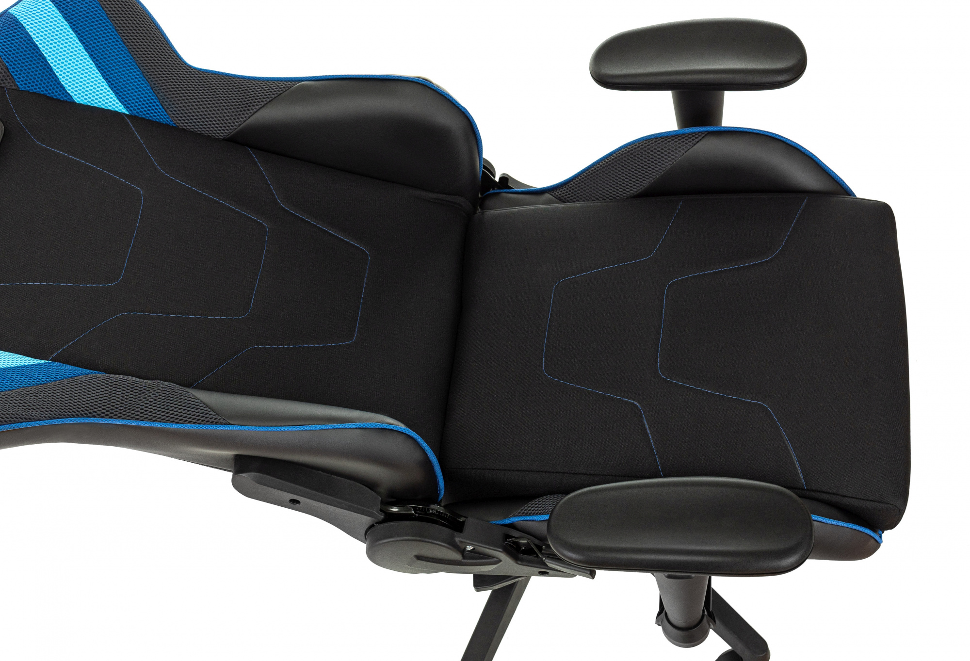 Кресло игровое Zombie VIKING 4 AERO, обивка: ткань/экокожа, цвет: черный/синий (VIKING 4 AERO BLUE) от магазина Buro.store