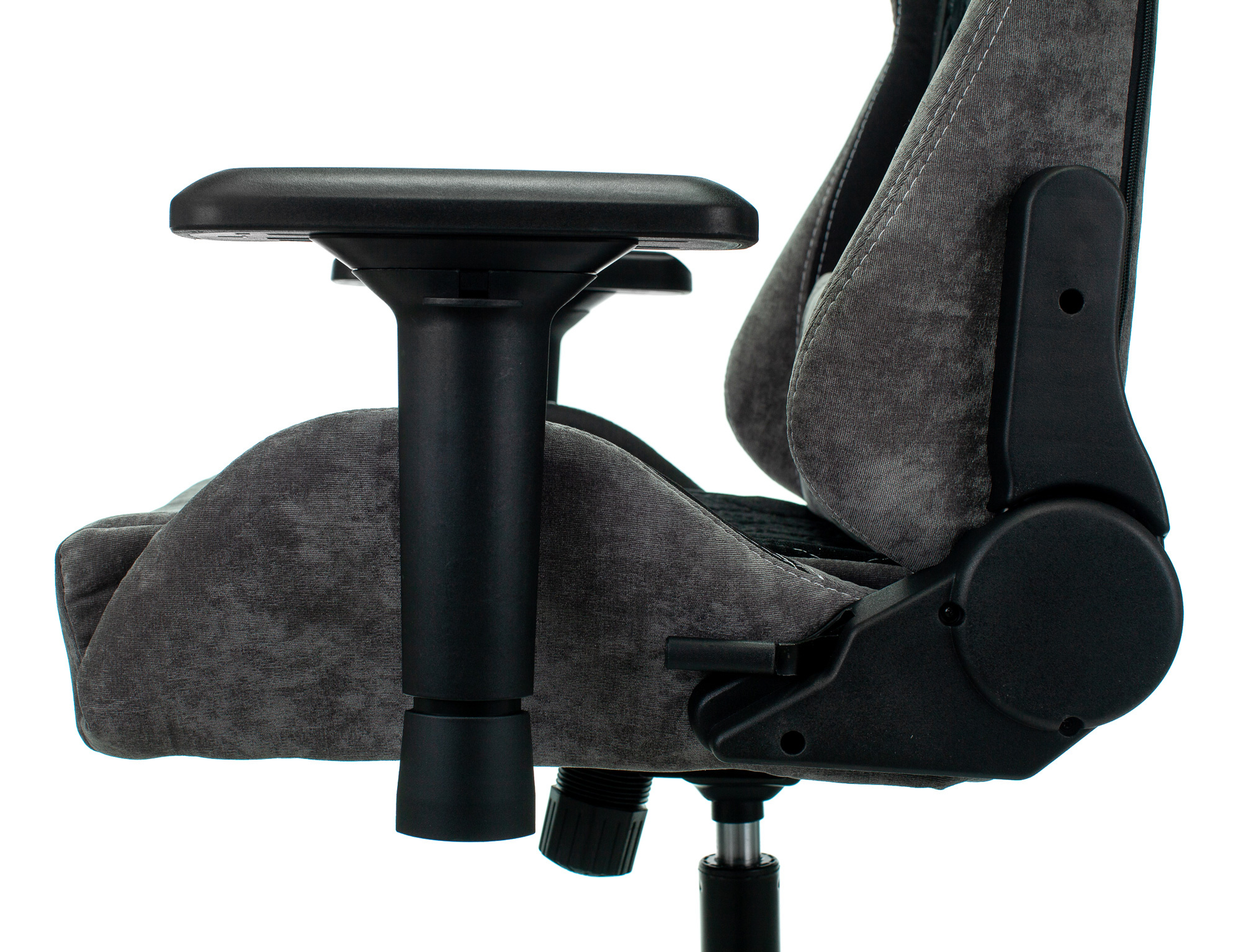 Кресло игровое Zombie VIKING 7 KNIGHT, обивка: ткань/экокожа, цвет: черный (VIKING 7 KNIGHT B) от магазина Buro.store