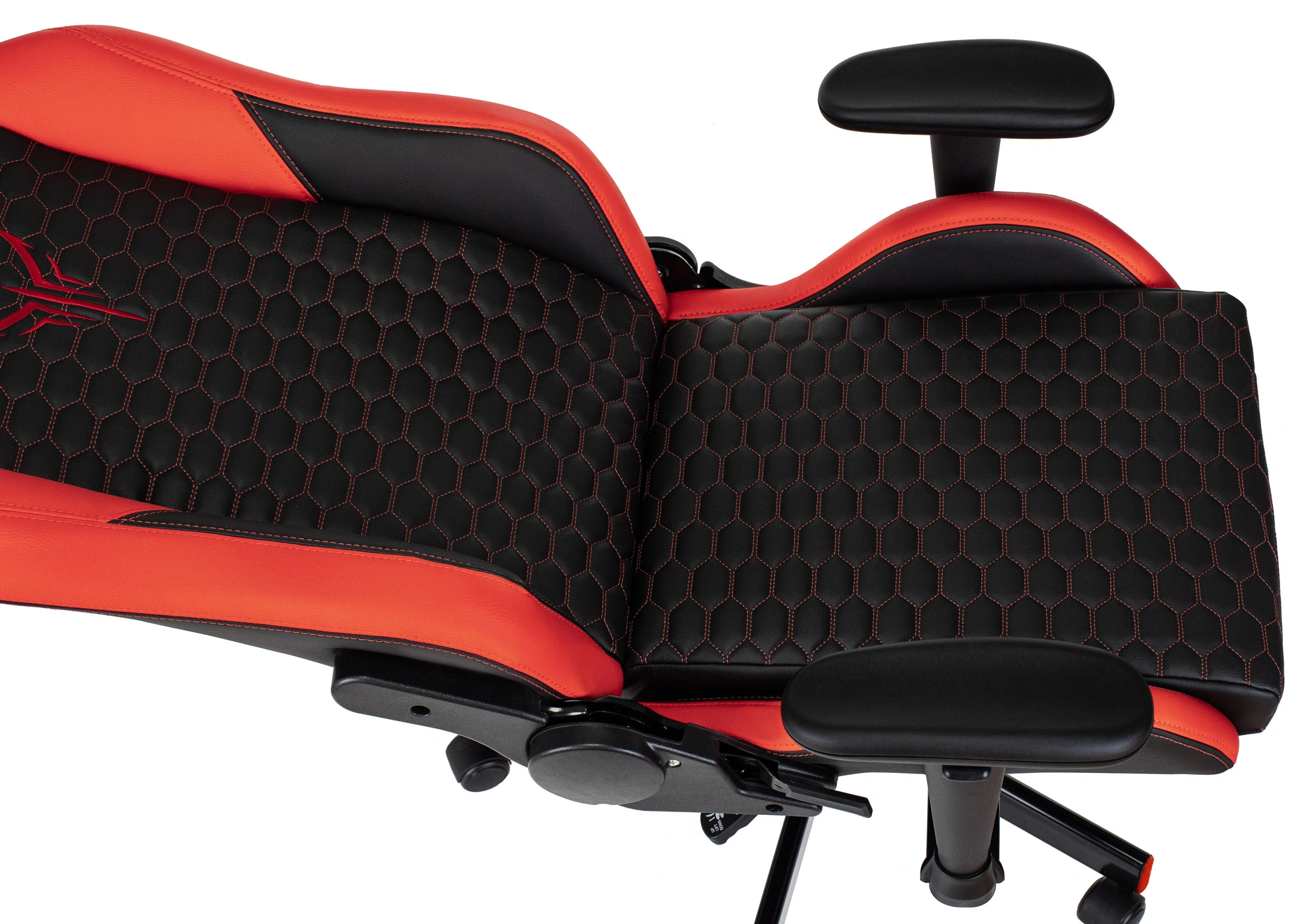 Кресло игровое Knight Neon, обивка: экокожа, цвет: черный/красный, рисунок соты (KNIGHT NEON RED) от магазина Buro.store