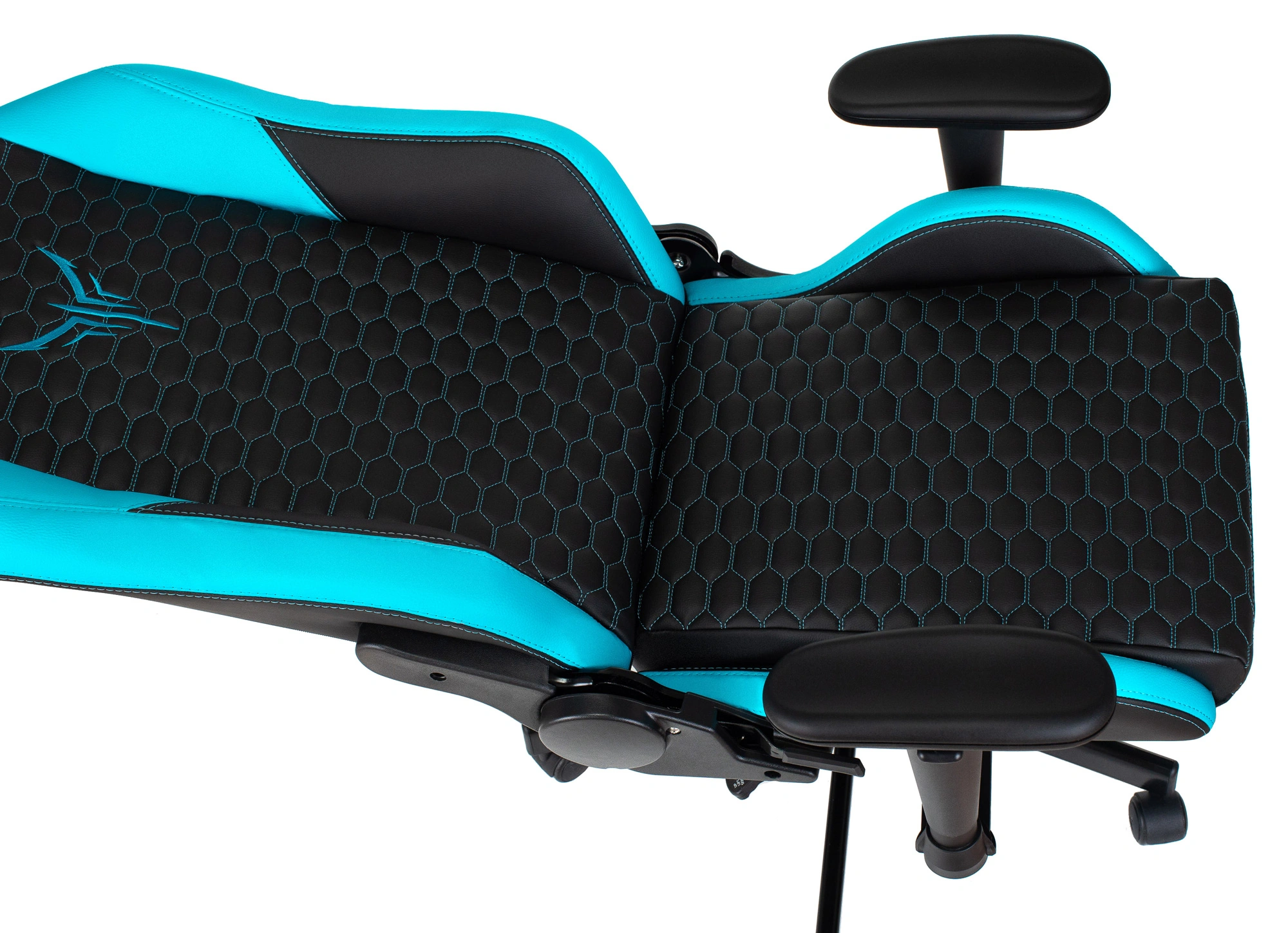 Кресло игровое Knight Neon, обивка: экокожа, цвет: черный/голубой, рисунок соты (KNIGHT NEON LBLUE) от магазина Buro.store