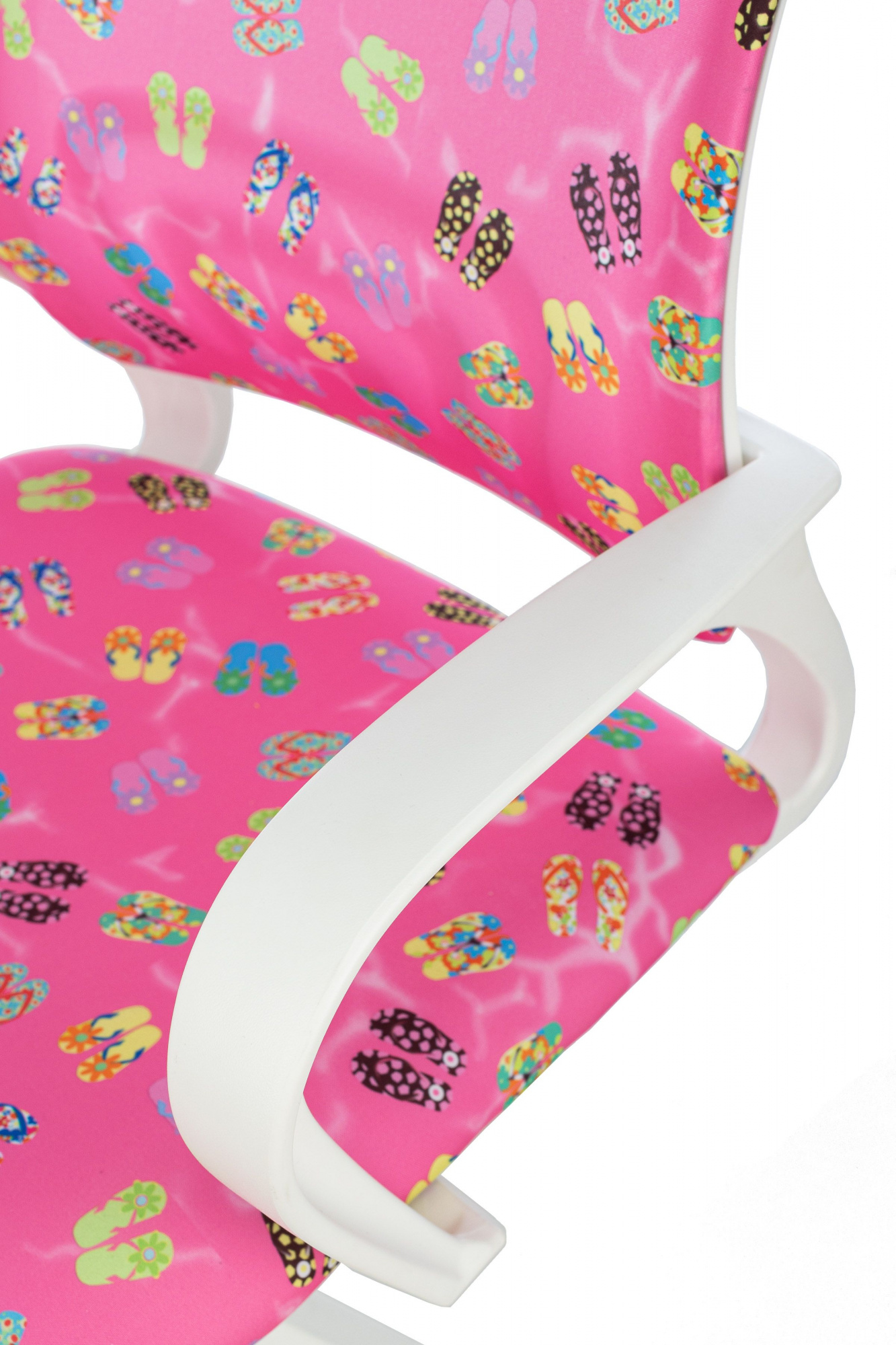 Кресло детское Бюрократ BUROKIDS 1 W, обивка: ткань, цвет: розовый, рисунок сланцы (BUROKIDS 1 W-FLIPFLO) от магазина Buro.store