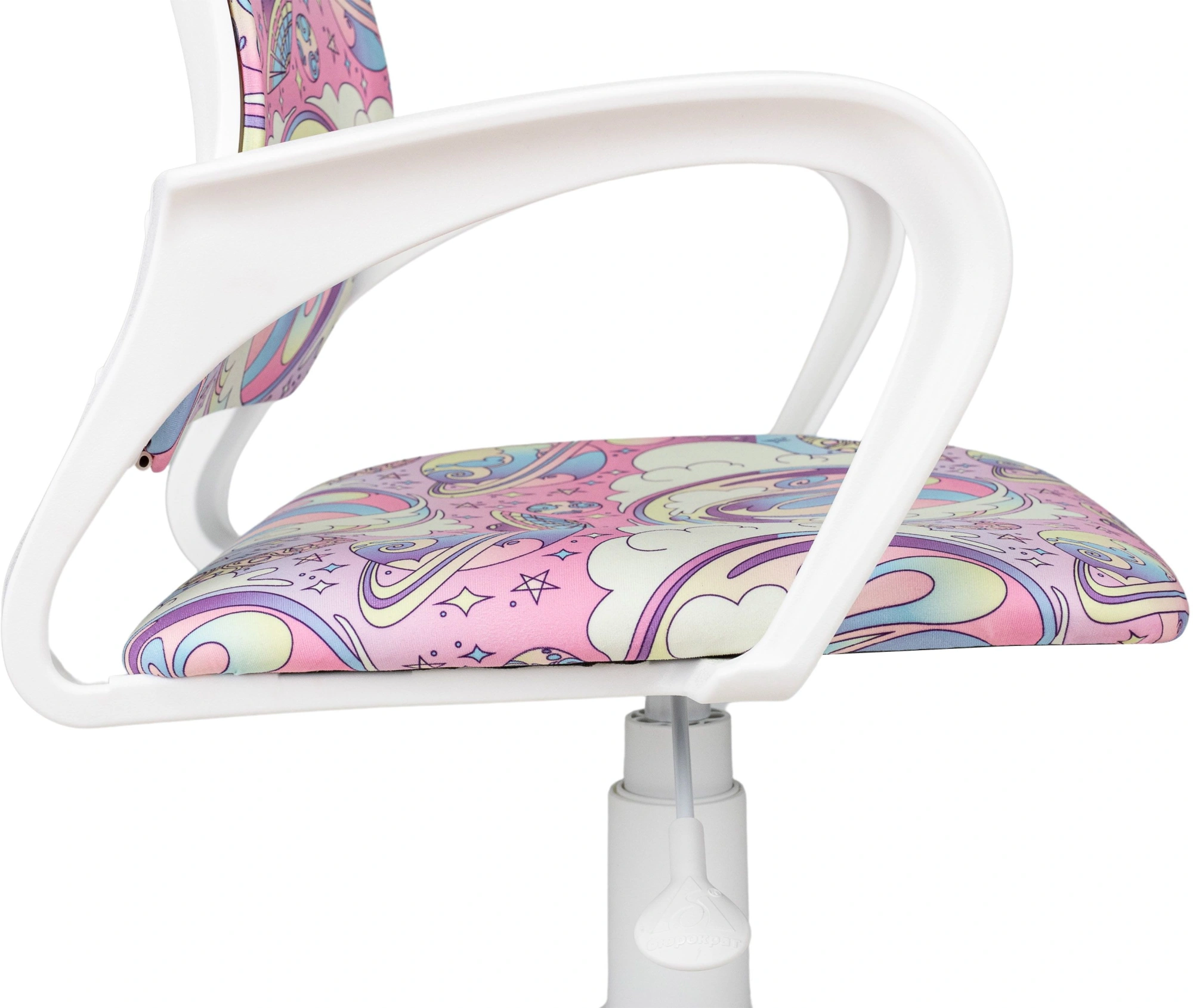 Кресло детское Бюрократ BUROKIDS 1 W, обивка: ткань, цвет: мультиколор, рисунок луна розовая (BUROKIDS 1 W-MOON_PK) от магазина Buro.store