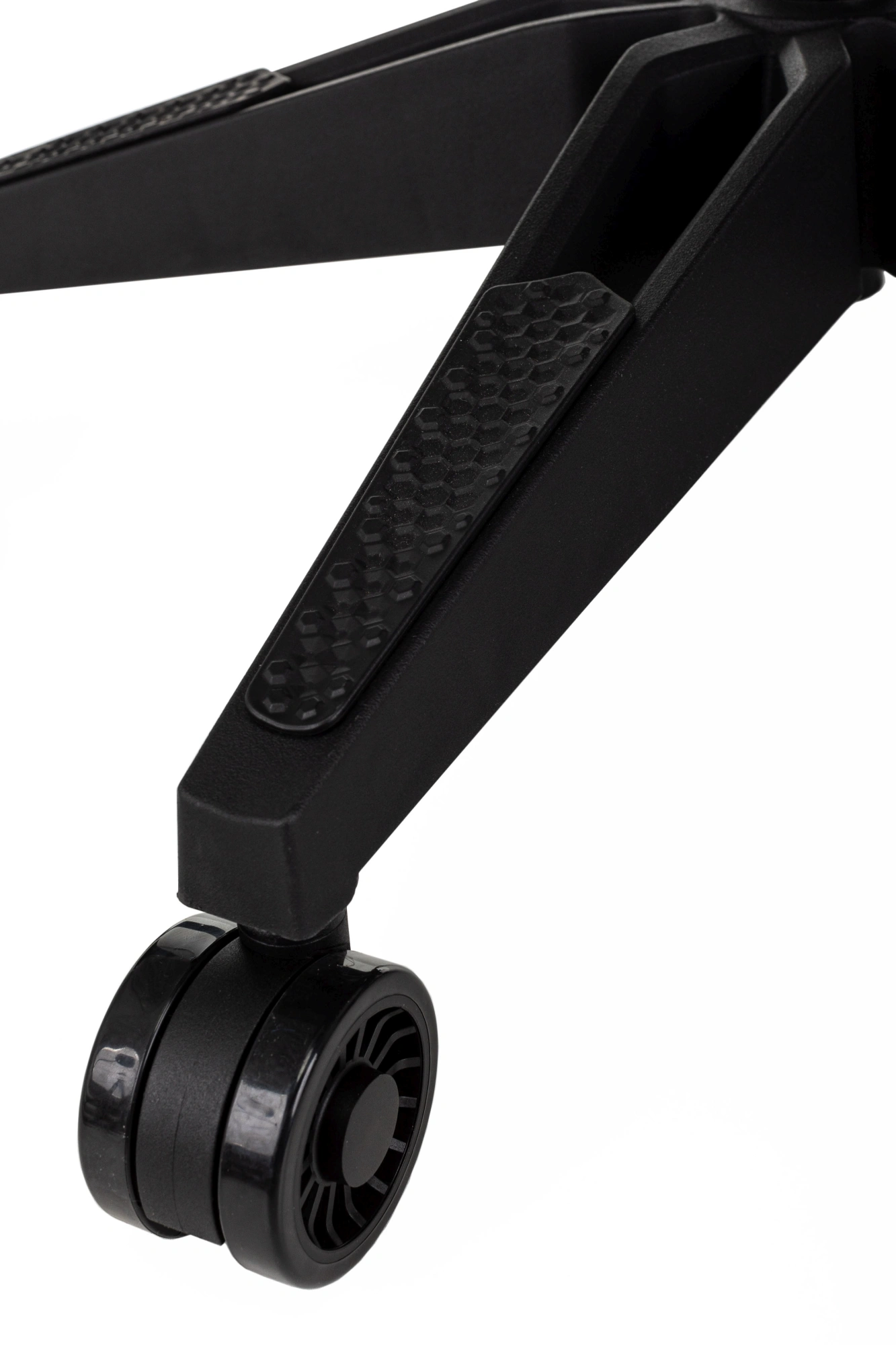 Кресло игровое Knight Titgame, обивка: экокожа, цвет: черный (KNIGHT TITGAME) от магазина Buro.store