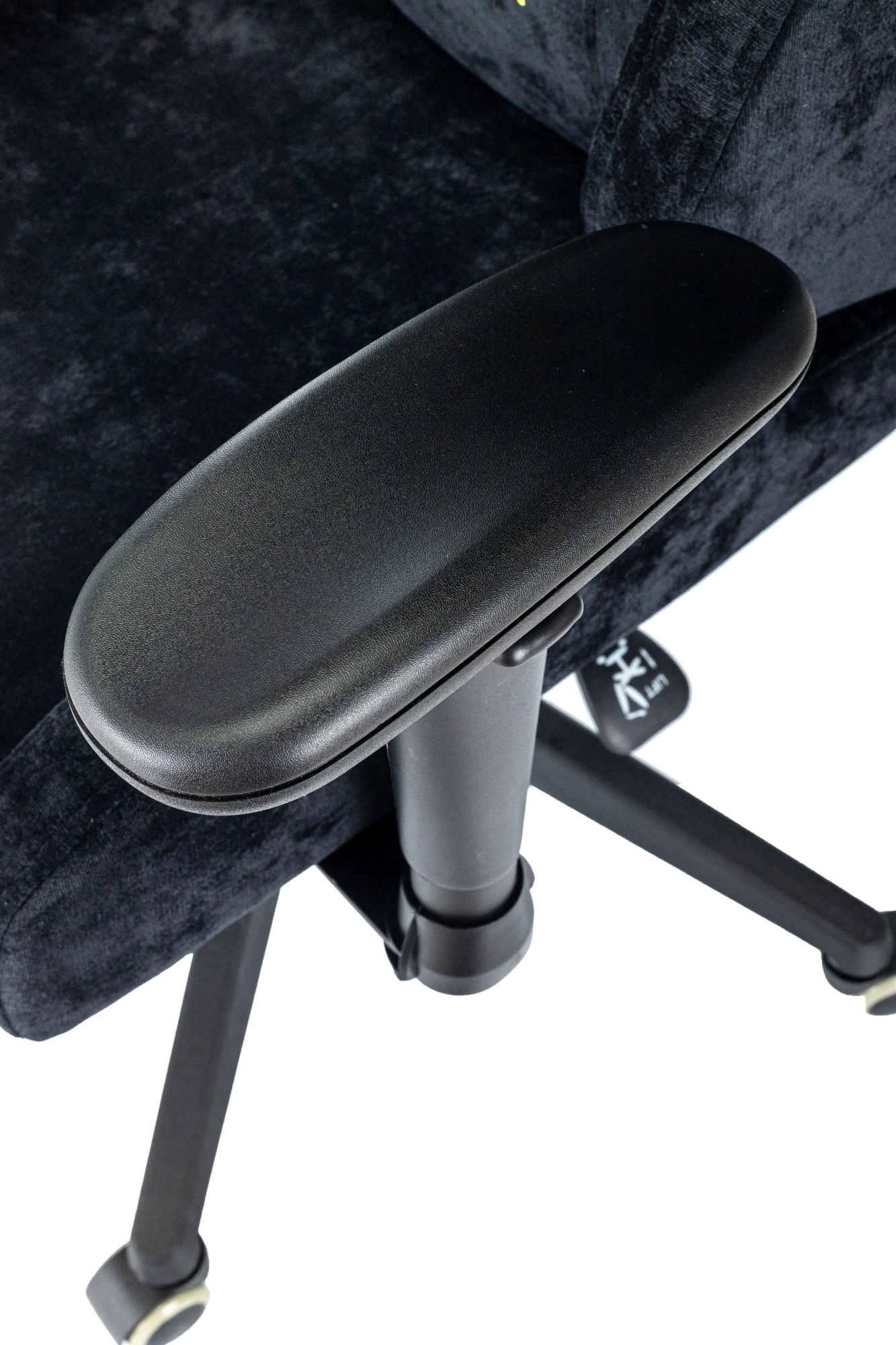 Кресло игровое Zombie 51, обивка: ткань, цвет: черный (ZOMBIE 51 B) от магазина Buro.store